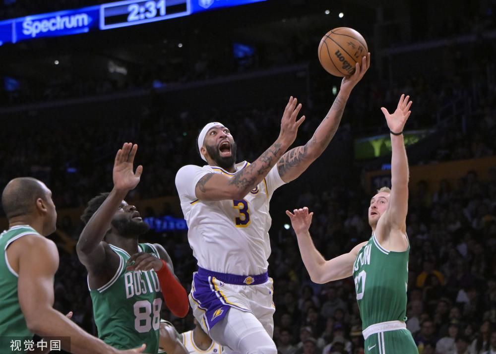 放烟雾弹 放烟雾弹